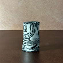 Load image into Gallery viewer, Black and white oblong plates