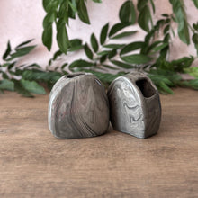Load image into Gallery viewer, Pair of Small vases
