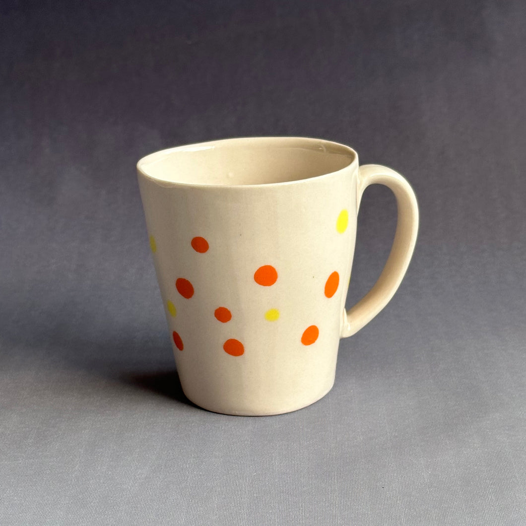 Mug with dots